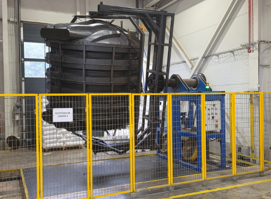 Rotační výroba plastových nádrží v areálu PLASTSVAR